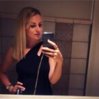 sexy devojka zlatne kose