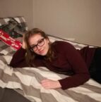 slatka mlada studentica traži ortaka za zezanje