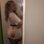 seksi guzata devojka izaziva muskarce